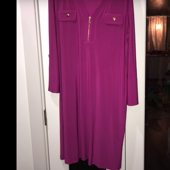 Dresses & Skirts - Cute dress that ties at the waist with belt